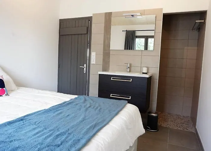 Maison En Bord De A : 3 Chambres, Jardin Clos, Internet, Parking, A 250m - Fr-1-224b-646 Casa de Férias