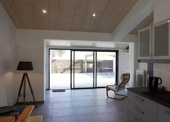 Maison En Bord De A : 3 Chambres, Jardin Clos, Internet, Parking, A 250m - Fr-1-224b-646 Noirmoutier-en-l'Ile