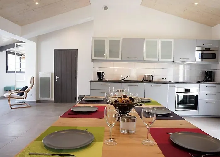 Casa de Férias Maison En Bord De A : 3 Chambres, Jardin Clos, Internet, Parking, A 250m - Fr-1-224b-646