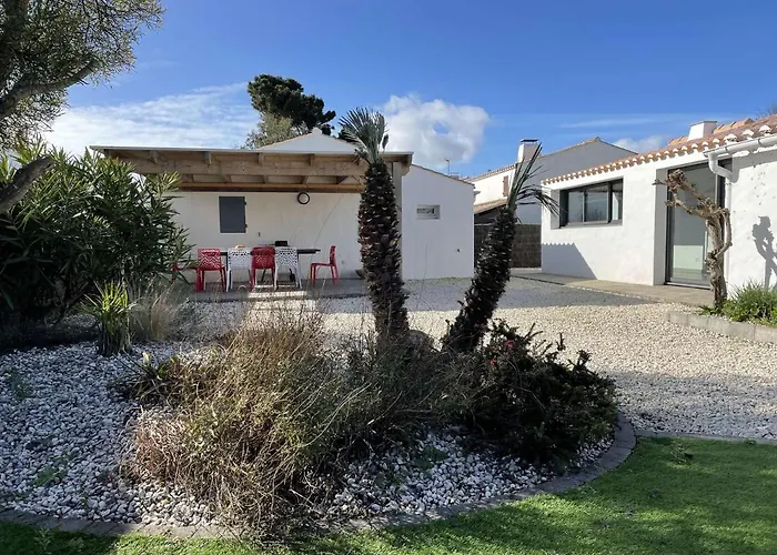 Casa de Férias Maison En Bord De A : 3 Chambres, Jardin Clos, Internet, Parking, A 250m - Fr-1-224b-646 Noirmoutier-en-l'Ile