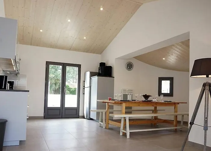 Maison En Bord De A : 3 Chambres, Jardin Clos, Internet, Parking, A 250m - Fr-1-224b-646 * Noirmoutier-en-l'Ile